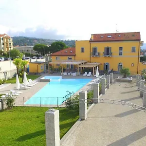 Canepa Aparthotel