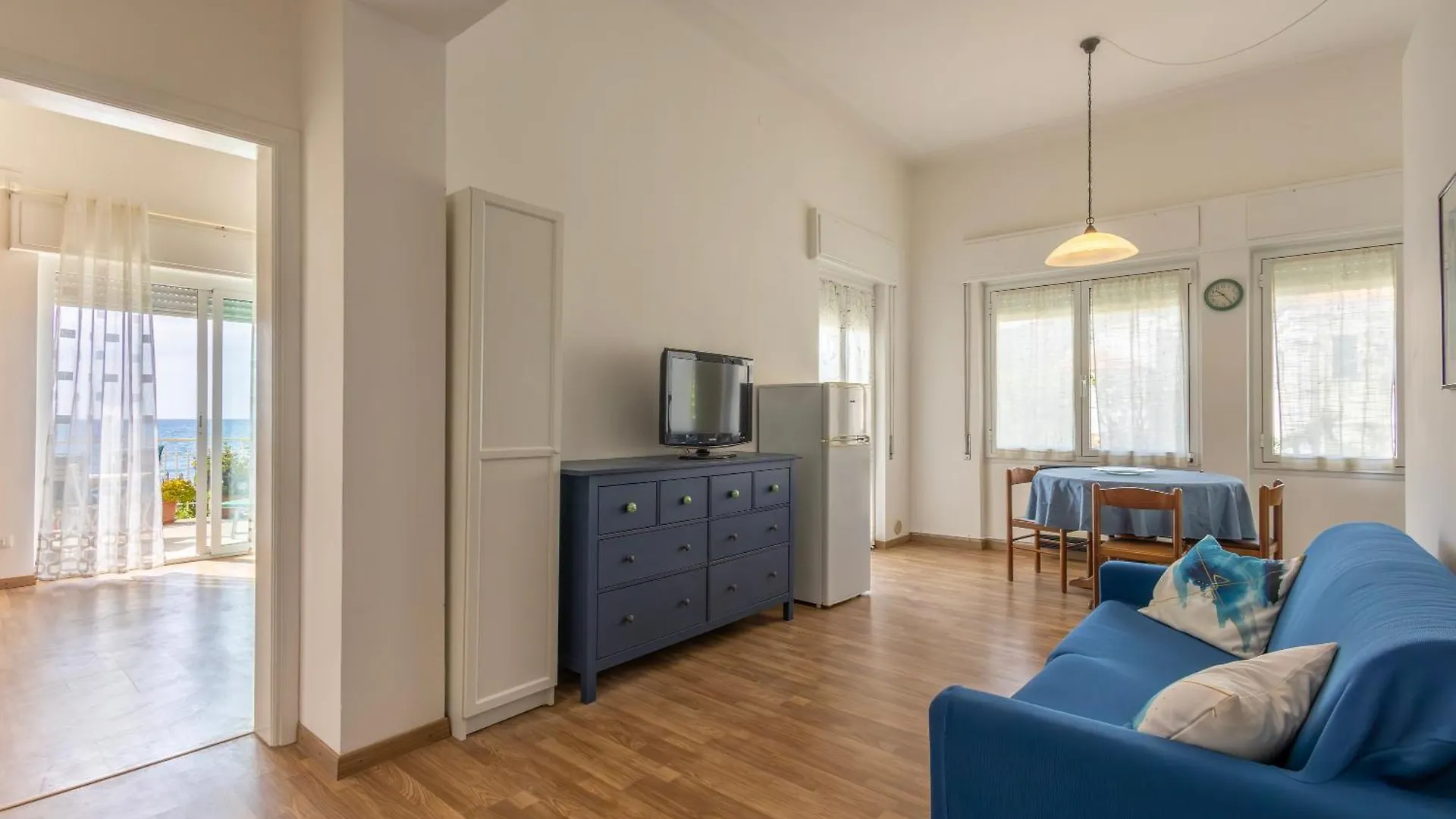 Seahouse Apartment Diano Marina Italy